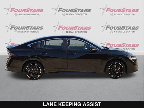 New 2026 Nissan Sentra SR w/ SR Premium Package FWD image 3