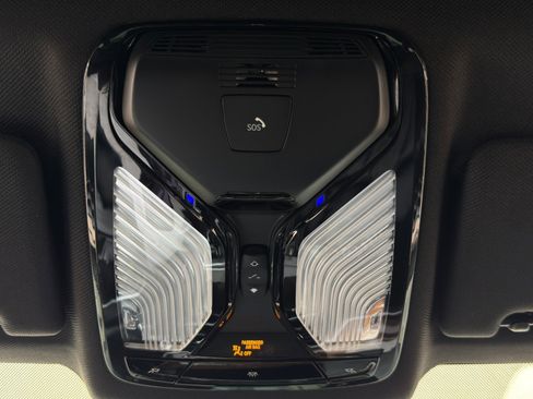 Used 2019 BMW 540i xDrive w/ M Sport Package AWD/4WD image 37