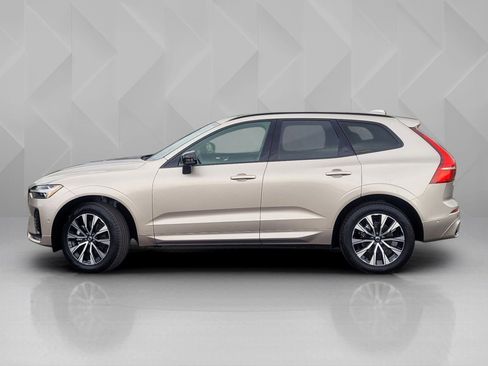 Used 2025 Volvo XC60 B5 Plus AWD/4WD image 3