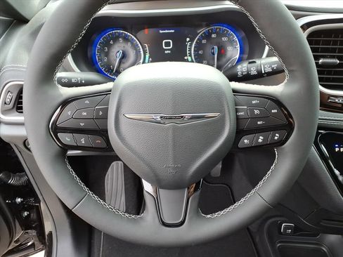 New 2026 Chrysler Pacifica Select image 19