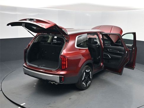 Used 2024 Kia Telluride S w/ S Sunroof Package image 27
