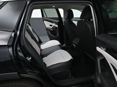 New 2026 Volkswagen Tiguan SE AWD/4WD image 13