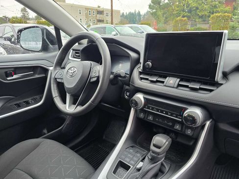 Used 2024 Toyota RAV4 XLE image 12