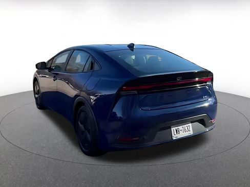 Used 2025 Toyota Prius LE image 10