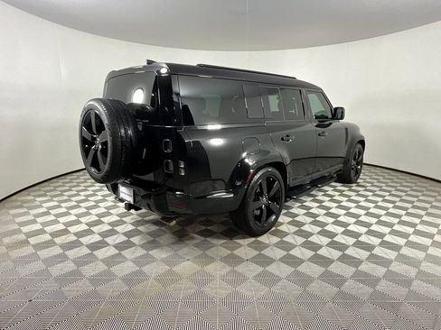 Used 2025 Land Rover Defender 130 V8 image 4