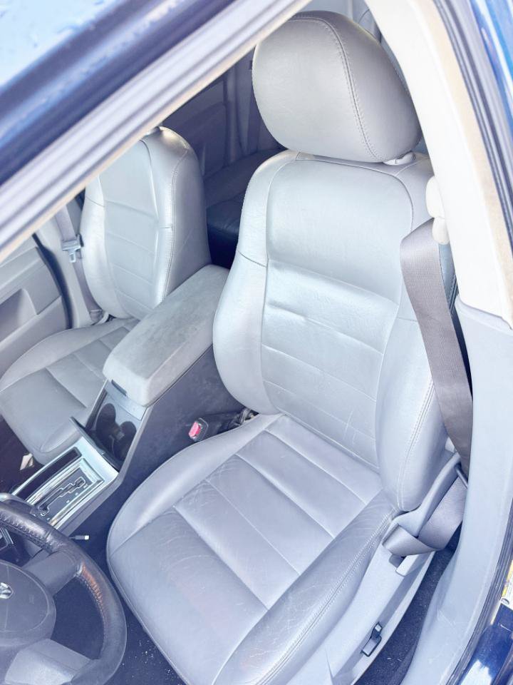 Used 2005 Dodge Magnum R/T w/ Convenience Group II RWD image 8