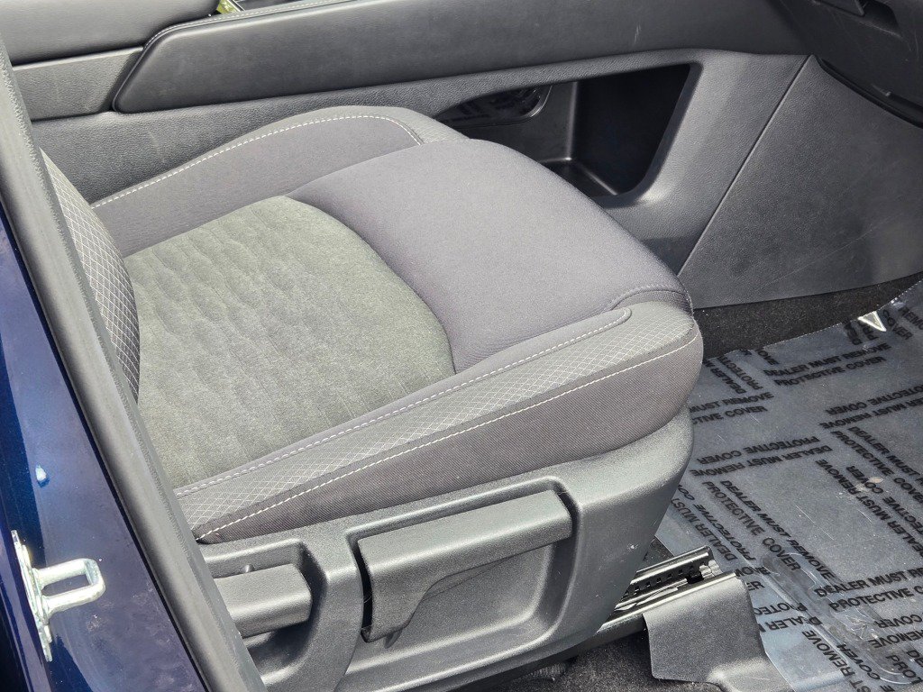 Used 2025 Nissan Pathfinder SV FWD image 8