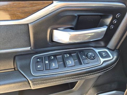 Used 2022 RAM 2500 Laramie AWD/4WD image 11