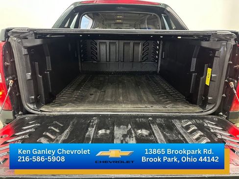 Used 2013 Chevrolet Avalanche LTZ image 19