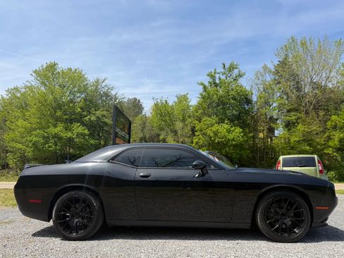 Used 2015 Dodge Challenger SXT Plus w/ Driver Convenience Group RWD image 7