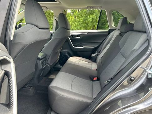 Certified 2022 Toyota RAV4 XLE w/ Convenience Package AWD/4WD image 27