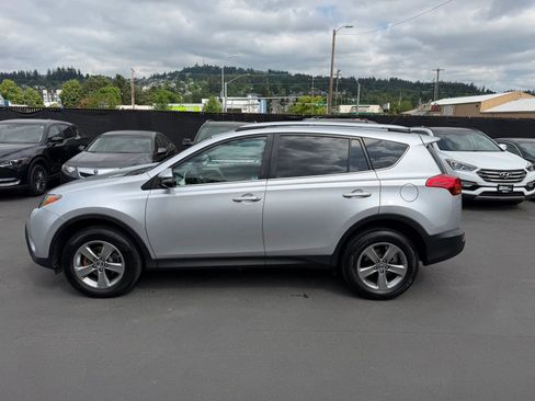 Used 2015 Toyota RAV4 XLE AWD/4WD image 7