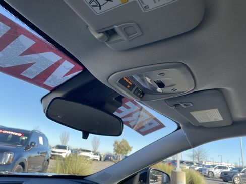 Used 2025 Chevrolet Trax LT w/ Driver Confidence Package image 21