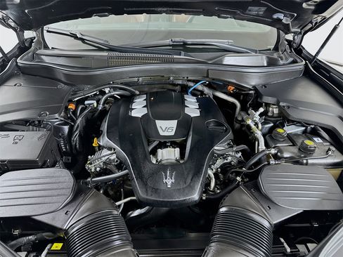 Used 2022 Maserati Levante GT image 32