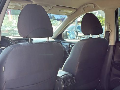 Used 2018 Nissan Rogue SV FWD image 24