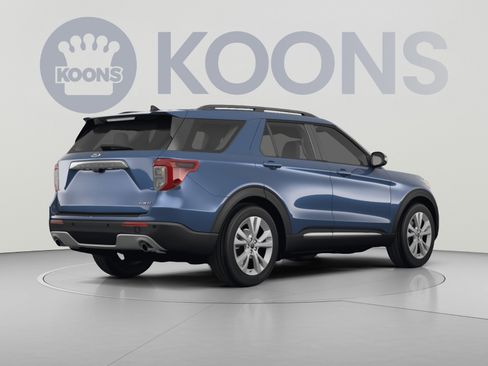 Used 2022 Ford Explorer XLT w/ Equipment Group 202A AWD/4WD image 4