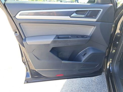 Used 2022 Volkswagen Atlas SEL Premium image 21