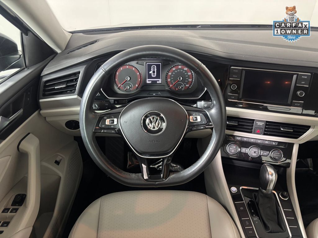 Used 2019 Volkswagen Jetta SE w/ Cold Weather Package FWD image 18