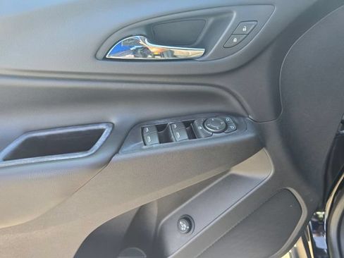 Used 2019 Chevrolet Equinox LT FWD image 16