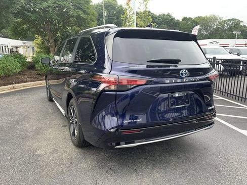 Certified 2025 Toyota Sienna Platinum AWD/4WD image 6