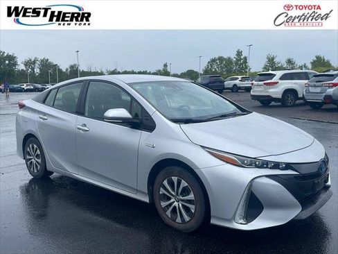 Certified 2020 Toyota Prius Prime XLE FWD image 1