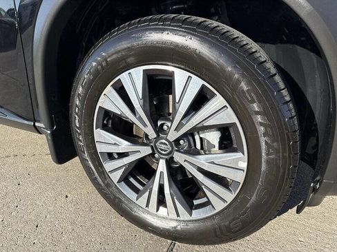 Used 2021 Nissan Rogue SV w/ Premium Package image 13