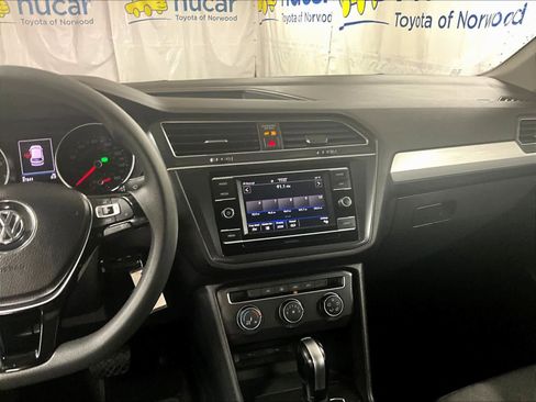 Used 2020 Volkswagen Tiguan S image 18