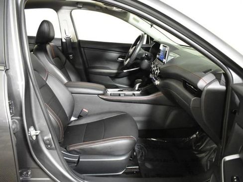 Used 2024 Nissan Sentra SR w/ SR Premium Package FWD image 35