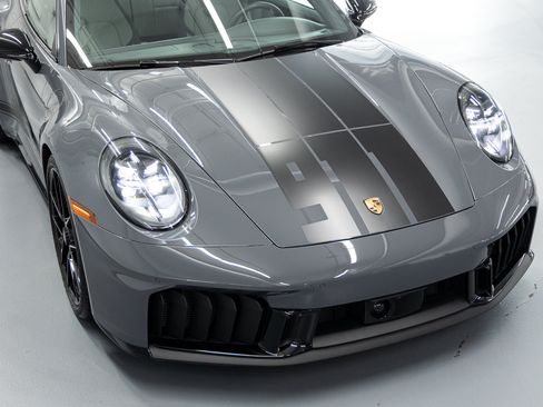 Used 2026 Porsche 911 Carrera GTS RWD image 9