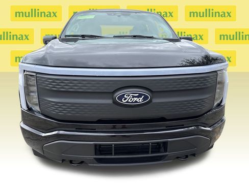 New 2025 Ford F150 Lightning XLT image 12