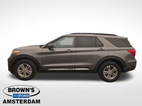 Used 2022 Ford Explorer XLT w/ Equipment Group 202A AWD/4WD image 5