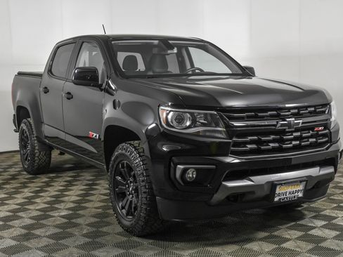 Used 2022 Chevrolet Colorado Z71 w/ Z71 Midnight Edition image 13