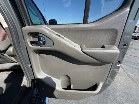 Used 2011 Nissan Frontier PRO-4X AWD/4WD image 18