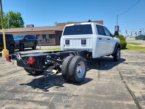 Used 2025 RAM 4500 4x4 Crew Cab DRW image 4