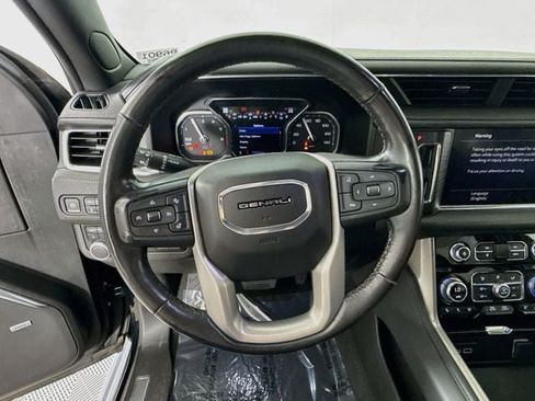 Used 2021 GMC Yukon XL Denali w/ Denali Premium Package AWD/4WD image 12