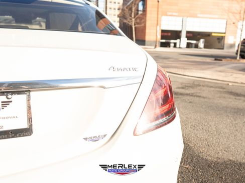 Used 2018 Mercedes-Benz S 560 4MATIC Sedan w/ Premium Package image 52