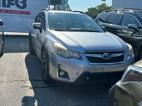 Used 2017 Subaru Crosstrek 2.0i Premium w/ Popular Package #1 AWD/4WD image 1