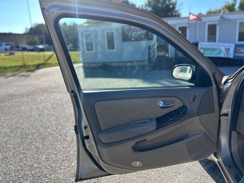 Used 2001 INFINITI I30 FWD image 9
