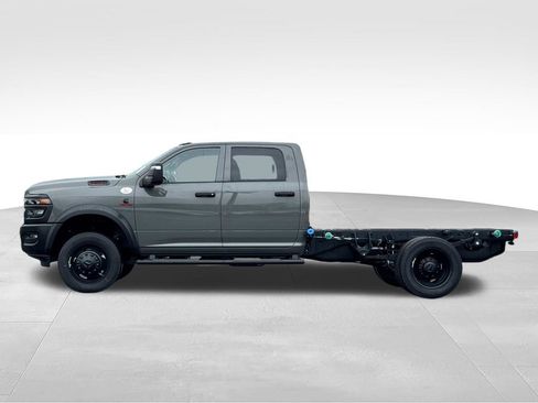 New 2026 RAM 4500 Tradesman AWD/4WD image 4