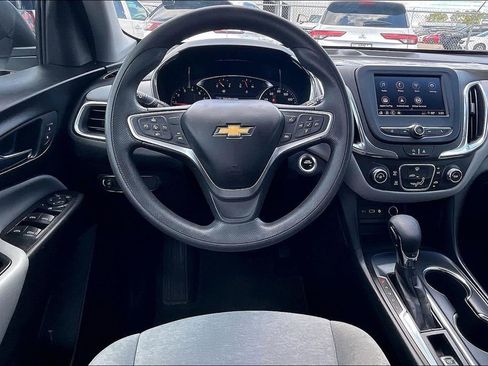 Used 2022 Chevrolet Equinox LS w/ LS Convenience Package FWD image 8