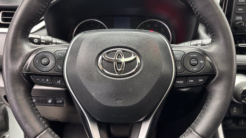 Used 2021 Toyota RAV4 XLE Premium AWD/4WD image 20