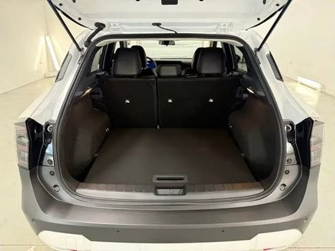 New 2025 Nissan Kicks SR image 8