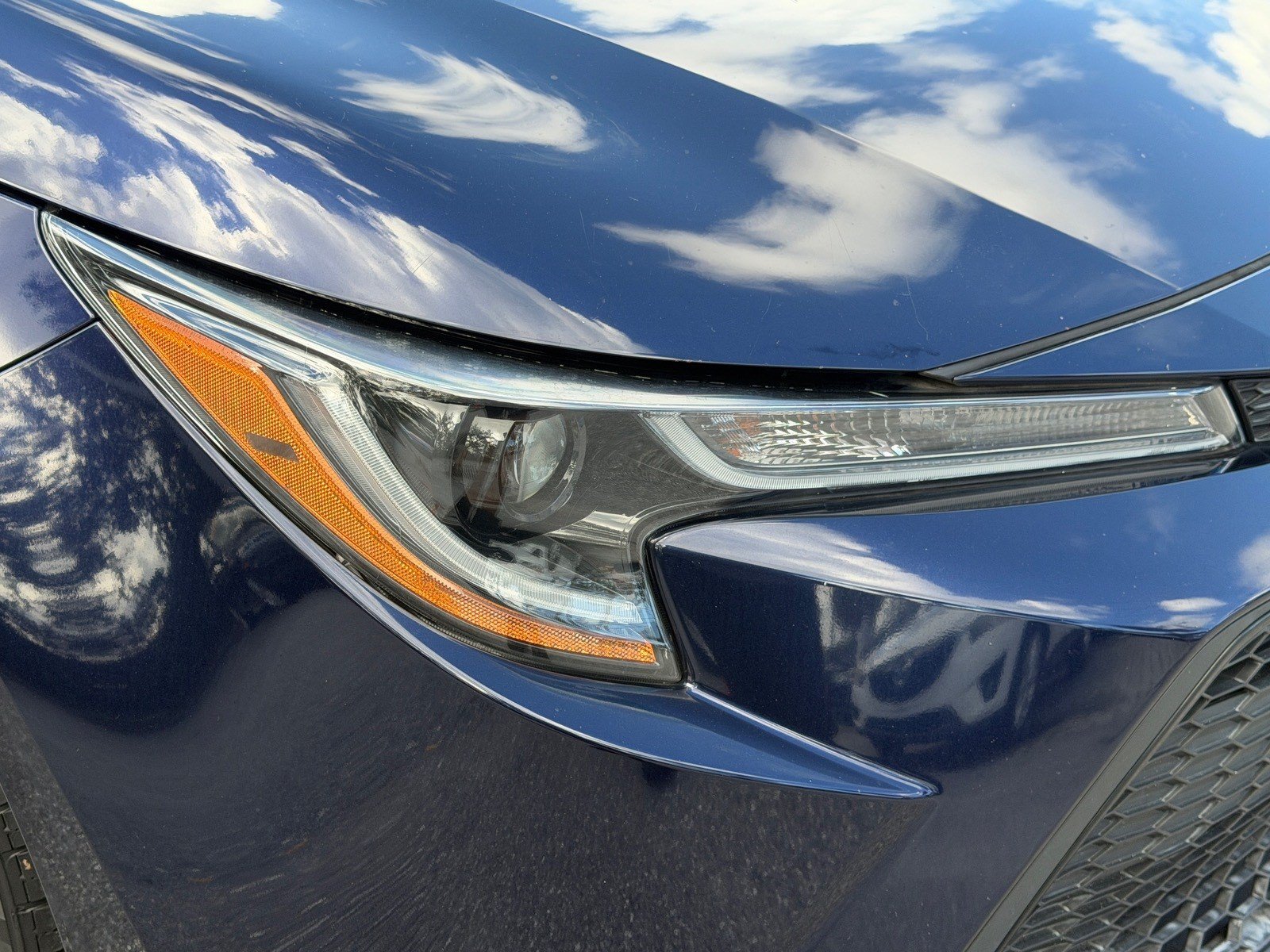 Used 2020 Toyota Corolla LE FWD image 9