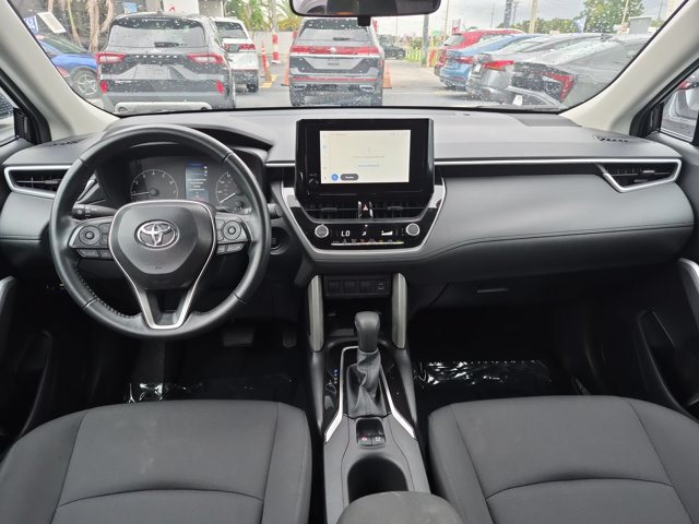 Used 2025 Toyota Corolla Cross LE FWD image 25