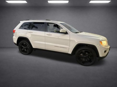Used 2014 Jeep Grand Cherokee Laredo w/ Security & Convenience Group AWD/4WD image 11