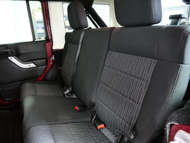 Used 2011 Jeep Wrangler Unlimited Sahara AWD/4WD image 13