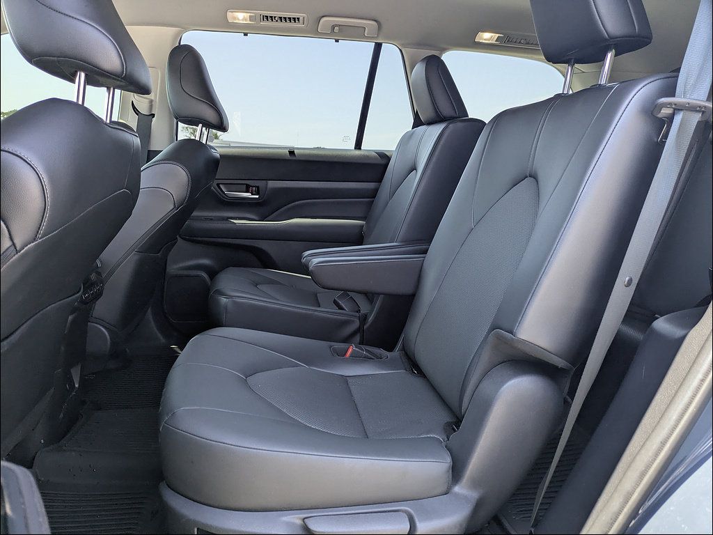 Used 2024 Toyota Grand Highlander FWD image 14