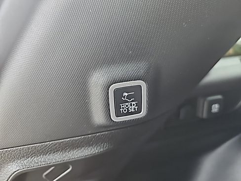 Certified 2025 Jeep Grand Cherokee Altitude image 24