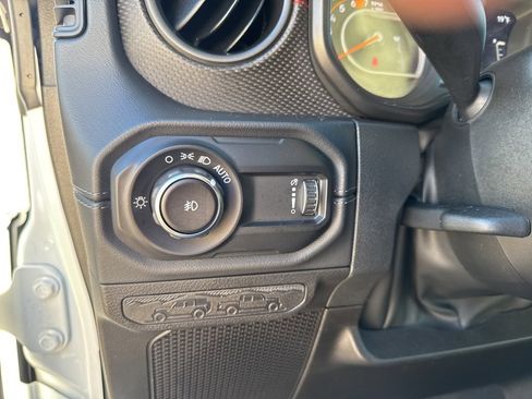 Certified 2024 Jeep Wrangler Unlimited Rubicon w/ Technology Group image 21