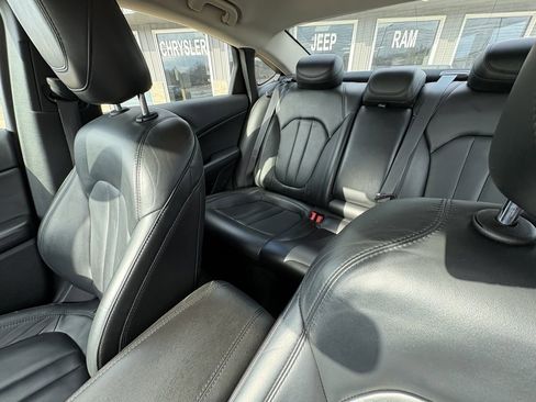 Used 2015 Chrysler 200 C w/ Navigation & Sound Group I image 33